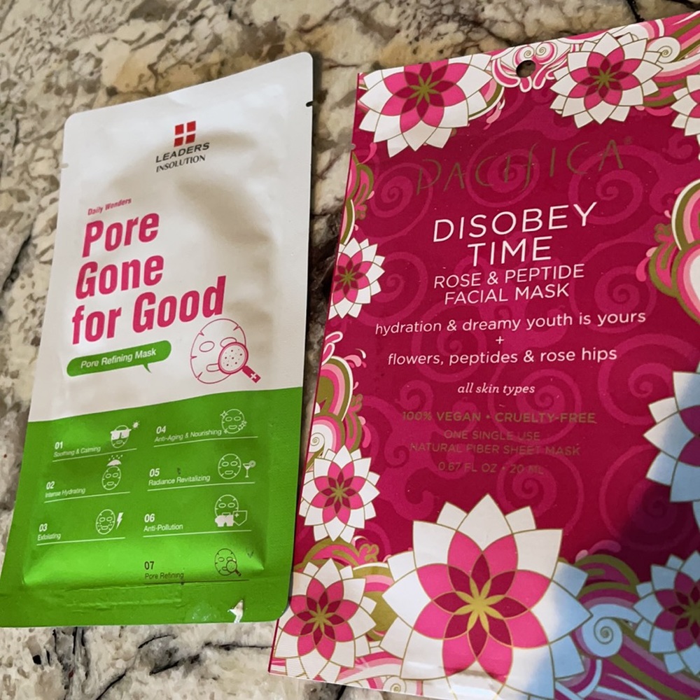 Assorted face masks - Picture 7 of 9